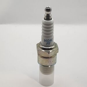 New Ngk 4322 br8hs spark plug japan